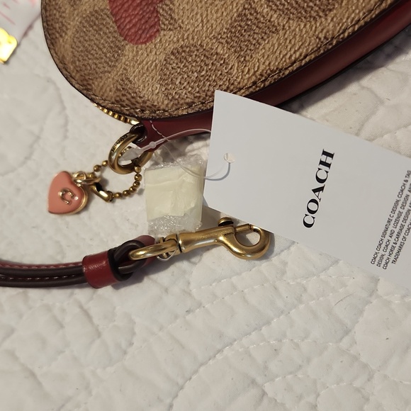 NWT Coach red heart coin change purse new ❤️ with wristlet strap - Picture 11 of 11